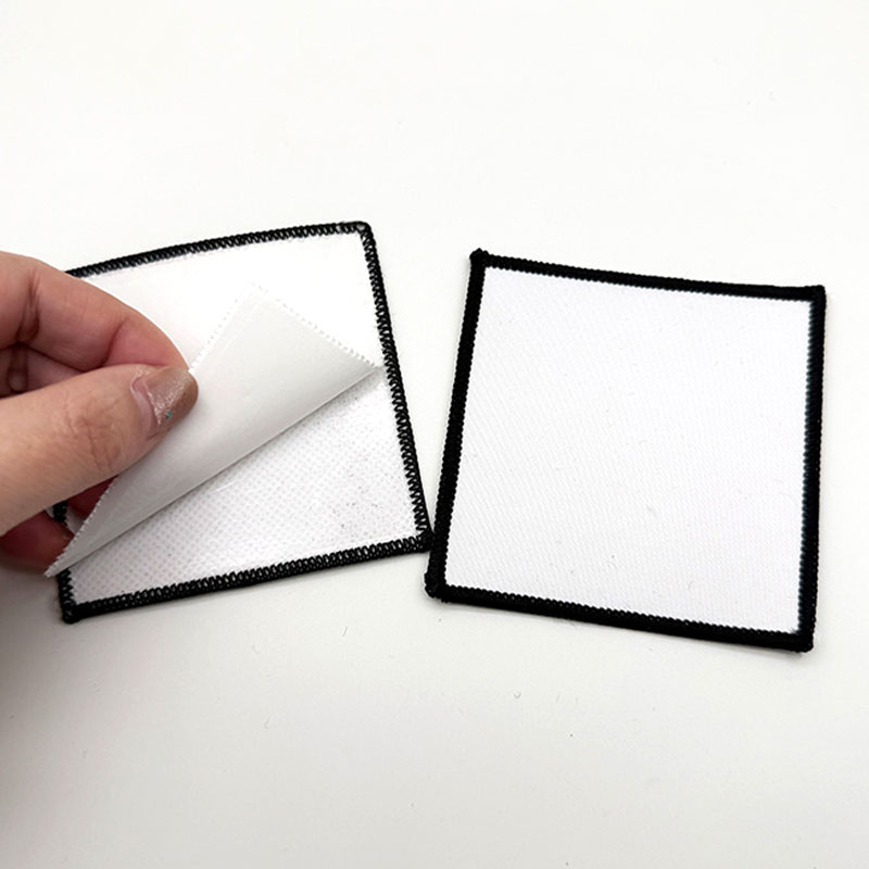 2 1/2' x 2 1/2' čtvercová sublimační látková náplast Merrow s lepidlem
